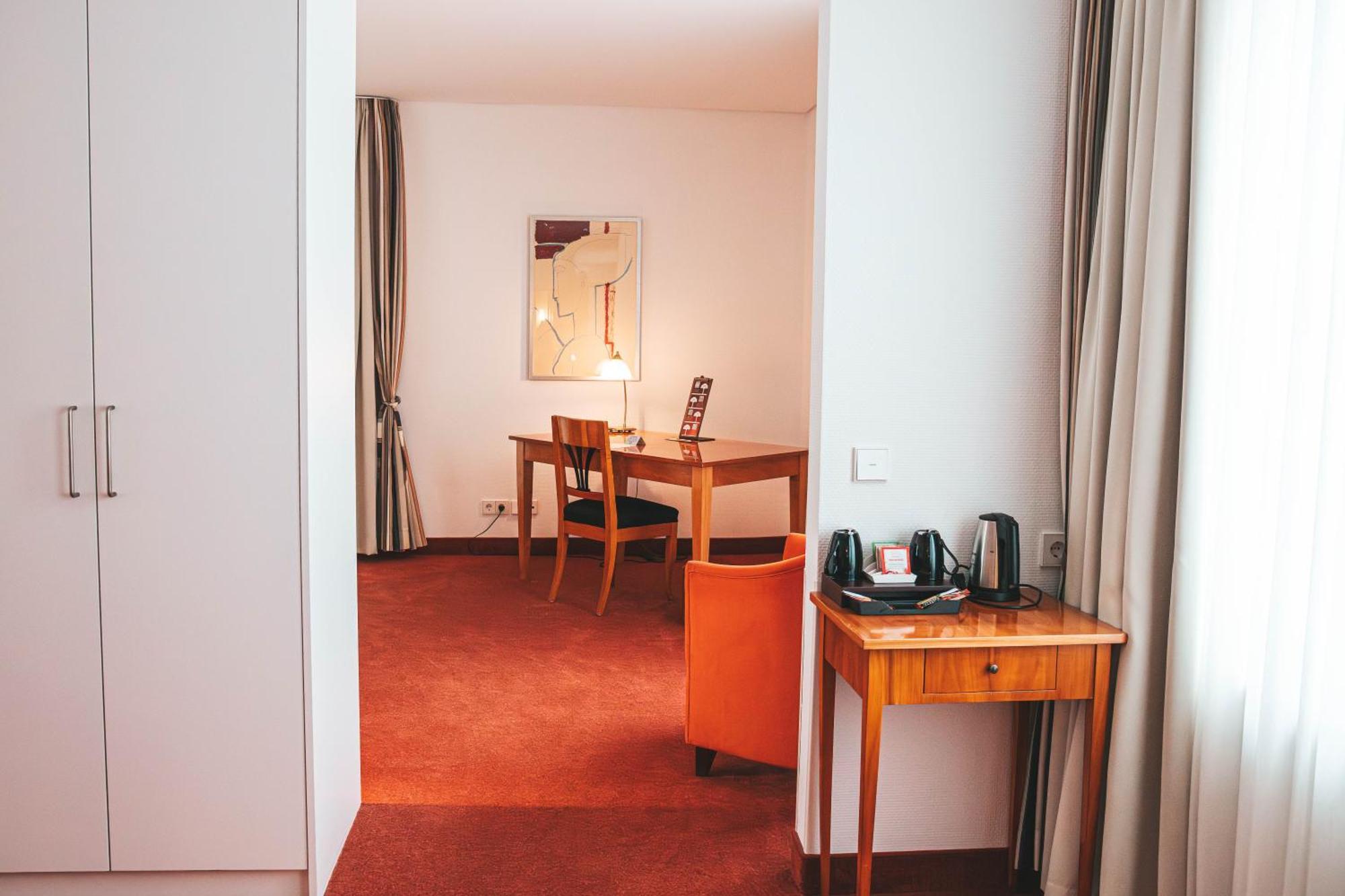 Parkhotel วอล์ฟสบวร์ก ภายนอก รูปภาพ